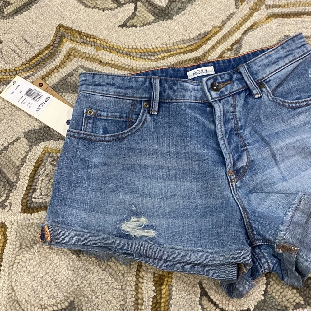 💕 Roxy NWT $54.60 the biker jean cut off shorts sz 24 💕